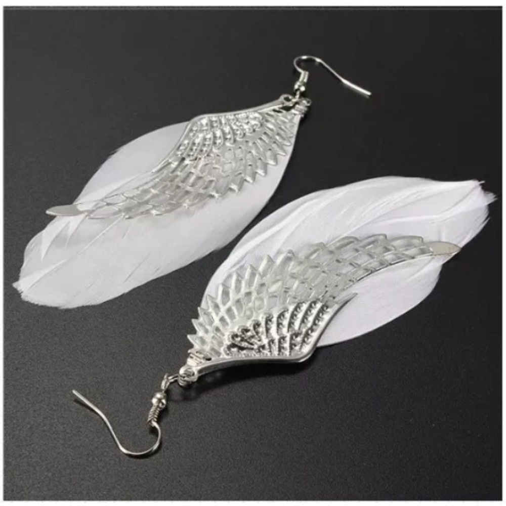 🎉 3 for $15 Angel wings with feather earrings - Picture 2 of 6